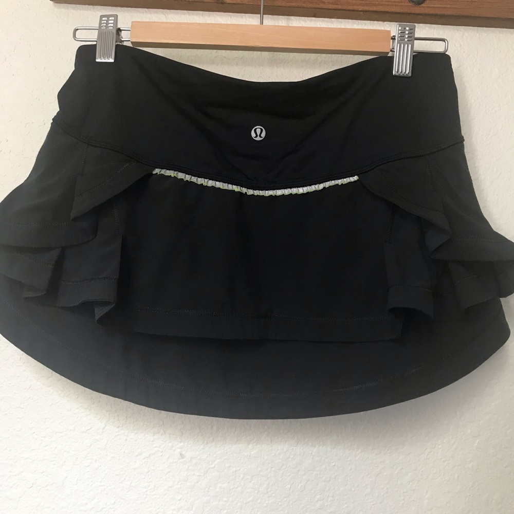 Lululemon Black Skirt with Silver & Green Accent